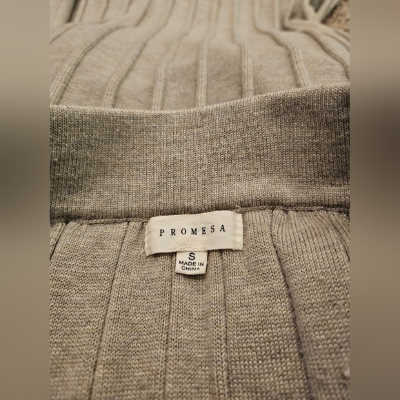 Promesa Sweet Simplicity Rib-Knit Midi Sweater Skirt In Heather Grey, Size Small - Picture 7 of 7